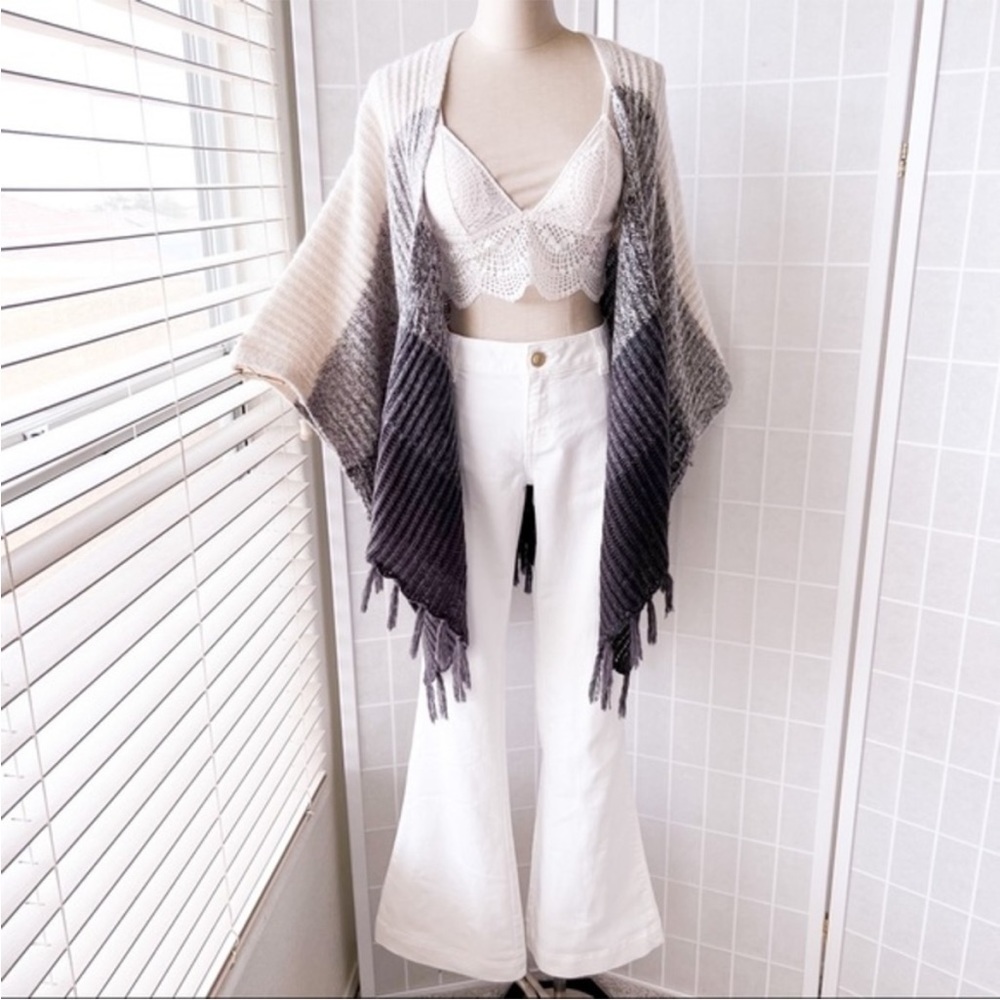LC Lauren Conrad White Flare Jeans with Ombre Gray Shawl